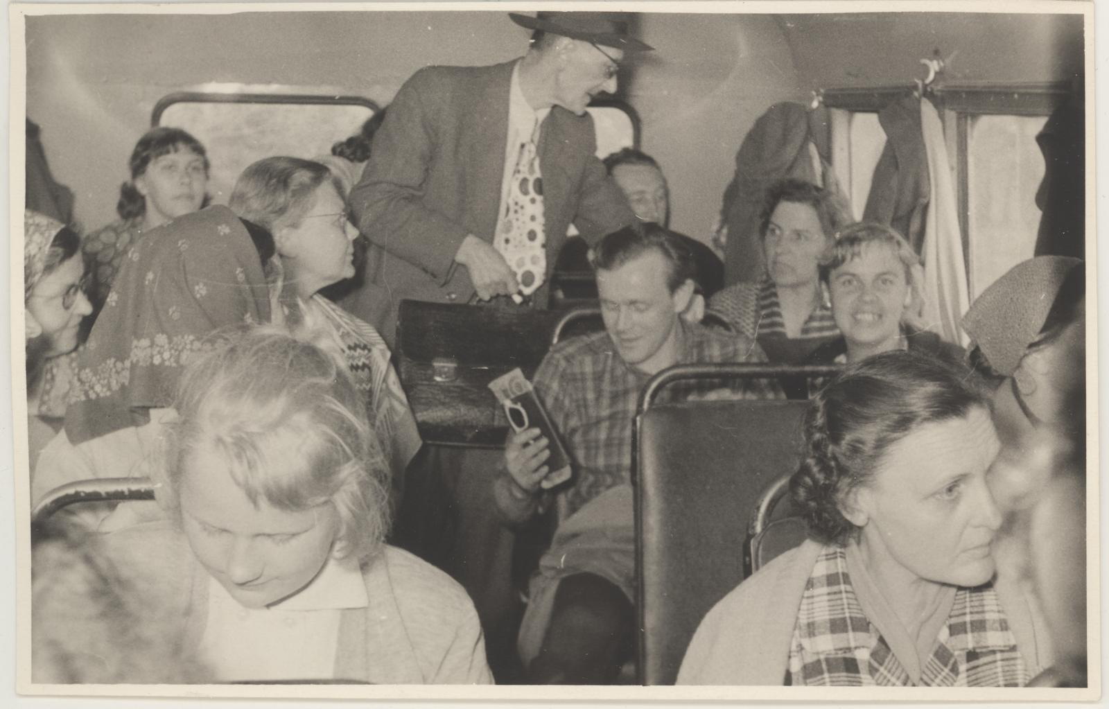 Ekskursioon Loode-Eestisse 28.-30. mail 1958. Bussis.