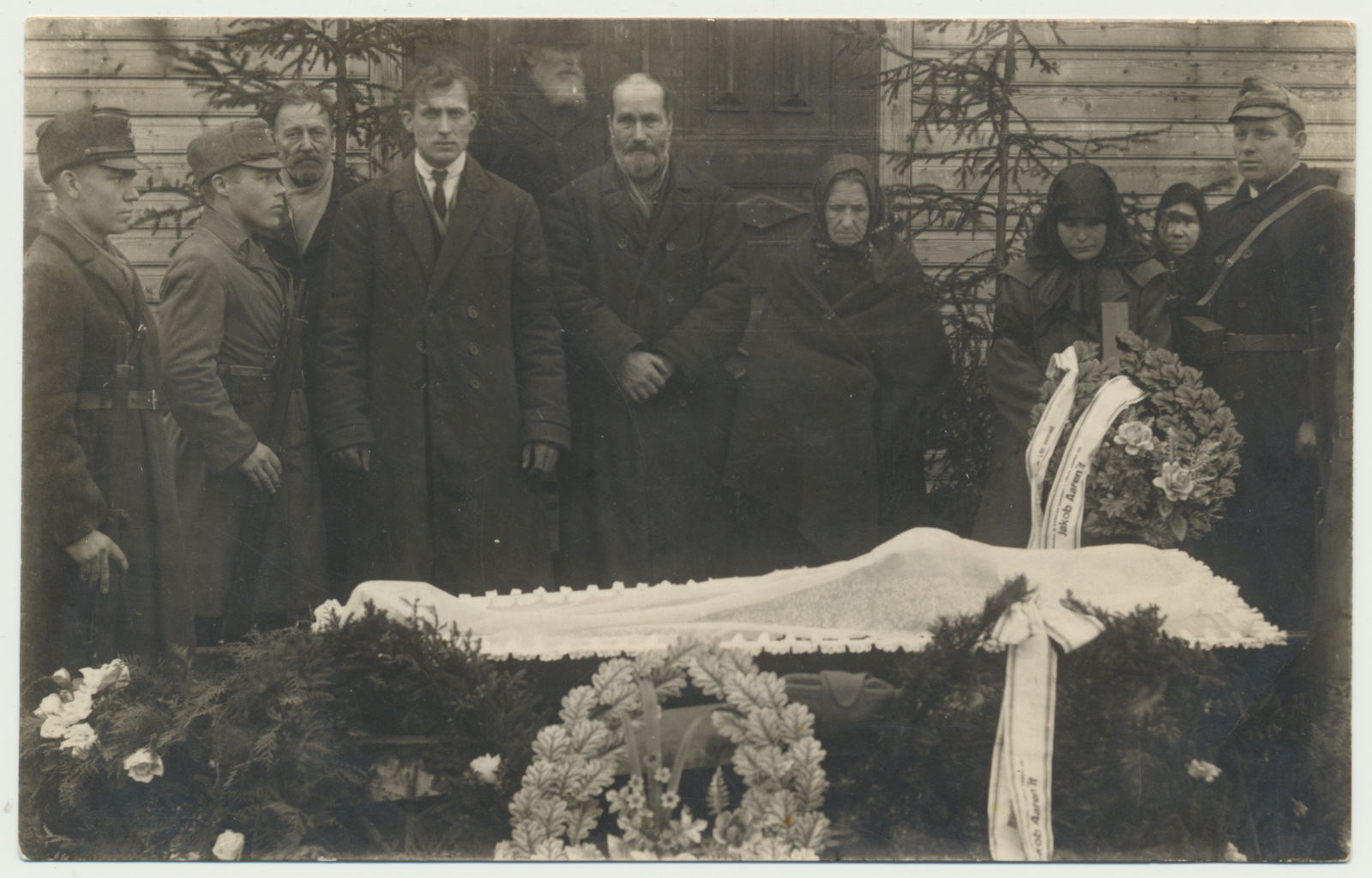 foto, Viljandimaa, Kolga-Jaani, Jakob Aareni matus, kirst, sugulased, 1930