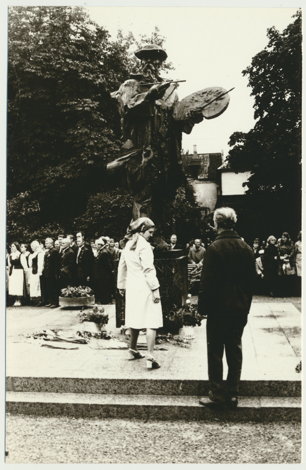 foto, Viljandi, J. Köleri monument, avamine, 1976, foto L. Vellema