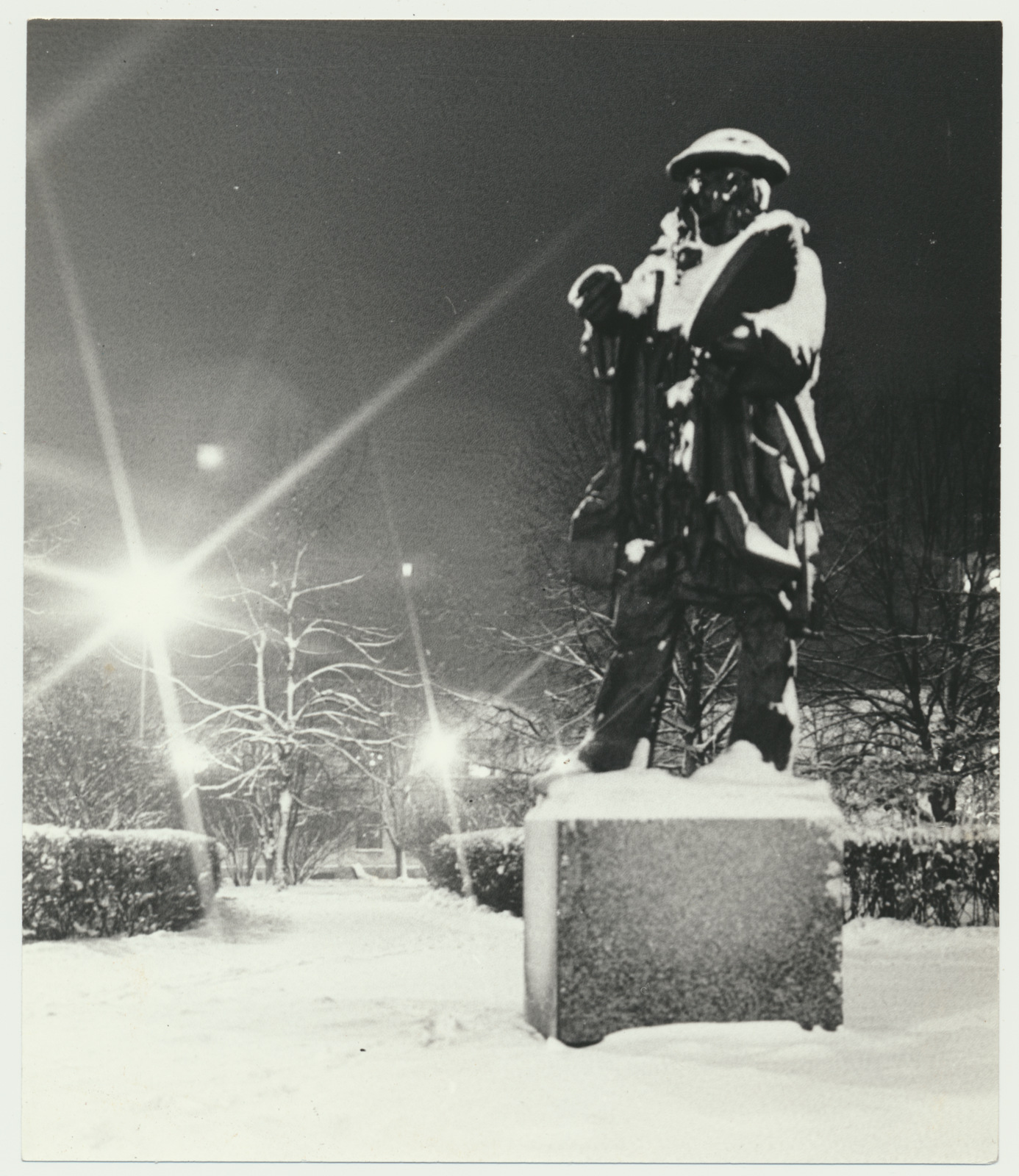foto, Viljandi, J. Köleri monument, u 1980, foto E. Loit