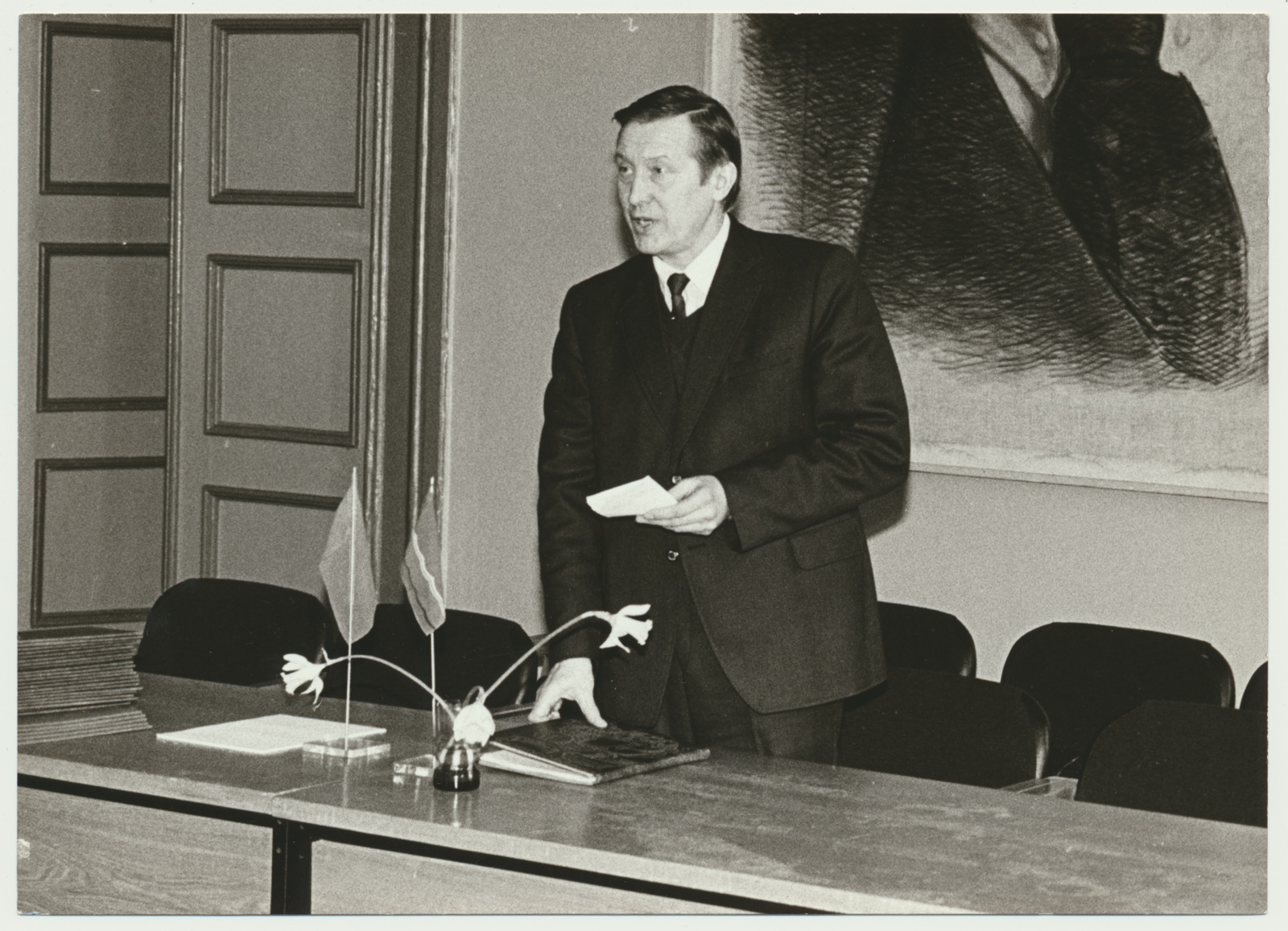 foto, ENSV Vabariikliku Karskusühingu Viljandi rajooni organisatsiooni konverents, esimees T. Sak, 1988