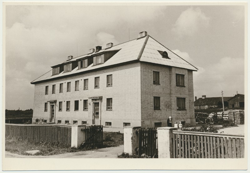 foto, Viljandimaa, Savikoti, korterelamu, 1958, foto L. Vellema