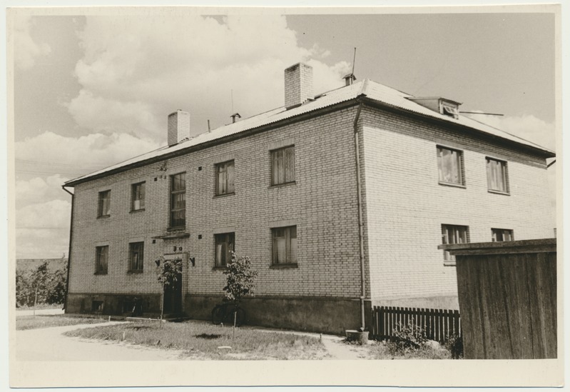 foto, Viljandimaa, EKP Abja rajoonikomitee elamu, 1960, foto L. Vellema