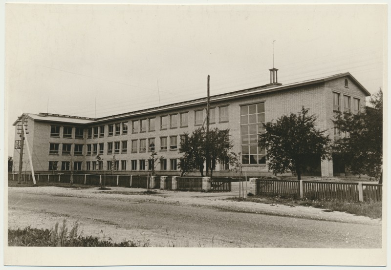 foto, Viljandimaa, Suure-Jaani keskkool, 1961, foto L. Vellema