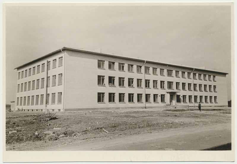 foto, Viljandimaa, Puiatu Erirežiimiline Internaatkool, koolimaja, 1963, foto L. Vellema