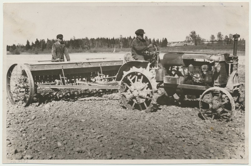 foto, Viljandimaa, kolhoos Vaalamäe, suvivilja külv, u 1950