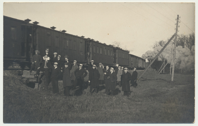 foto, Viljandimaa, Õisu piimanduskooli õpilased, rong, u 1927, foto P. Eier