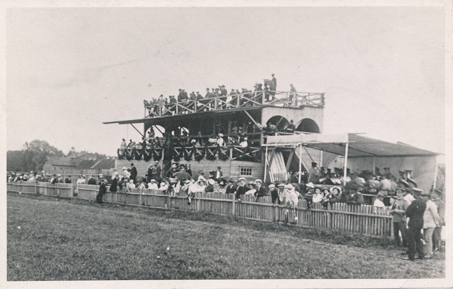 fotokoopia, Viljandi, hipodroomi hoone (Uus t ja Koidu t ristmik), u 1915