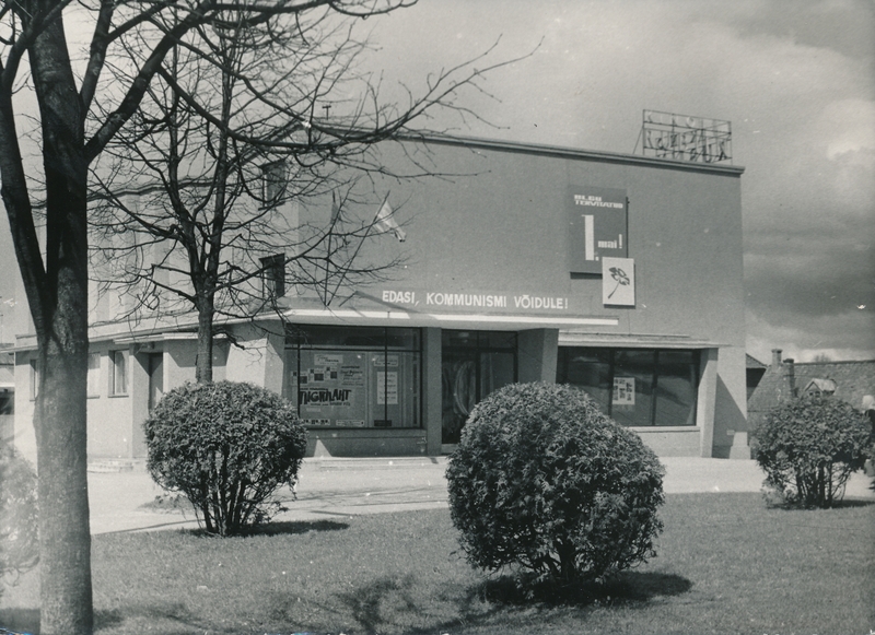 foto, Viljandi, kino Rubiin, 1.mai ajal, 1968, foto A. Kiisla