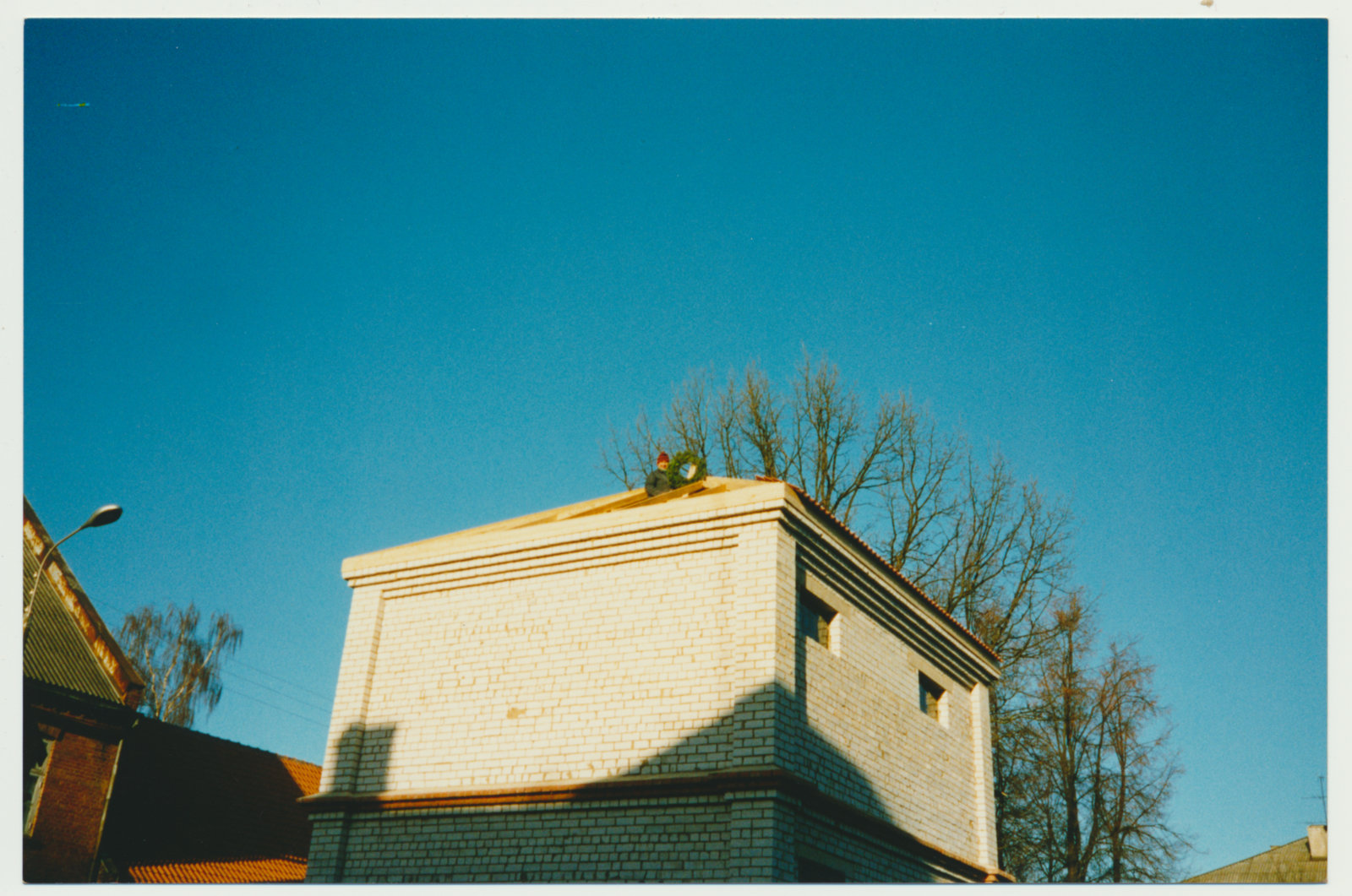 foto, Viljandi muuseum, õu, elektri alajaam, 1993