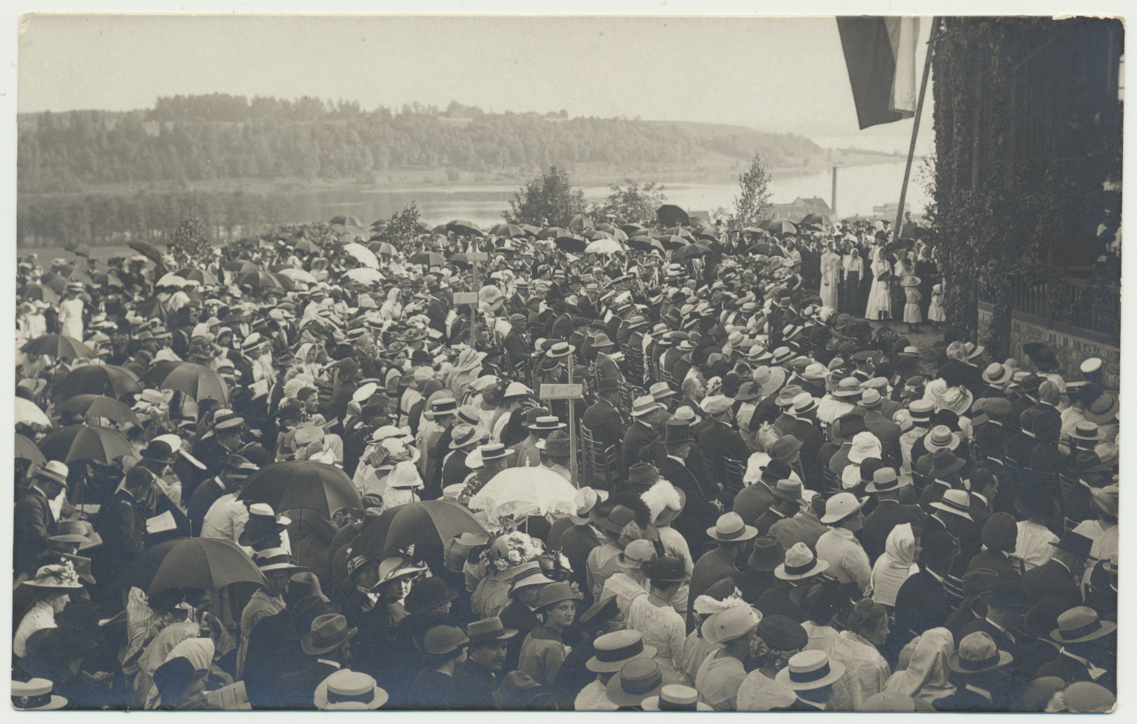 foto, Viljandi 2. Muusikapäev, järv, publik, 1914, foto J. Riet