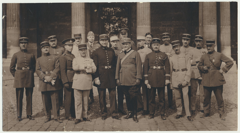 foto, Pariisi Sõjaakadeemia, õpilased, sh R. Mager, u 1926