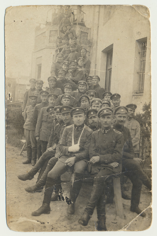 foto, Pärnu?, 9. jalaväepolk, ohvitserid, u 1919, foto Tamm