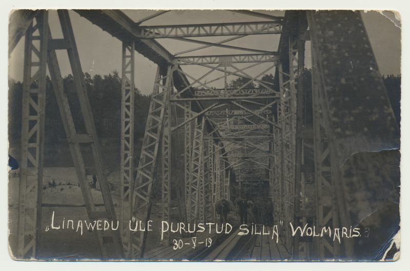 foto, Läti, Valmiera, linavedu üle purustatud silla, 30.05.1919