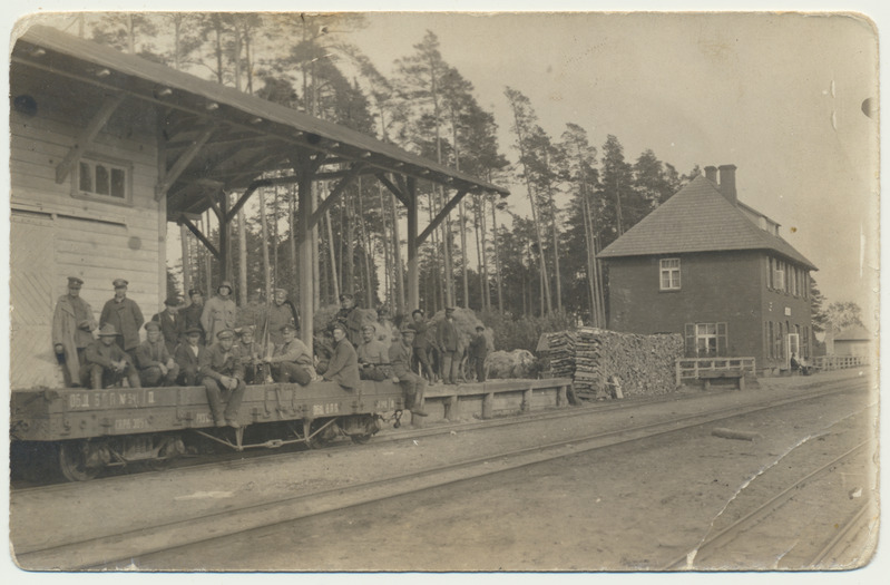 foto, asukoht?, Eesti Vabadussõda, raudteejaam, sõdurid vagunil, 1919