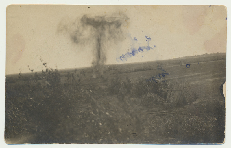 foto, Petseri, lõhkev granaat Irbõška liinil, 03.09.1919