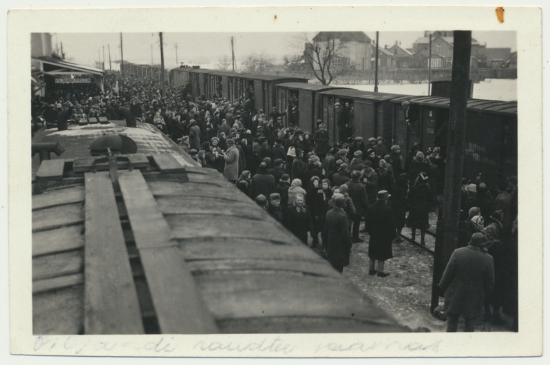 foto, Viljandi, vaksal, Saksa sõjaväkke mobiliseeritud?, u 1944