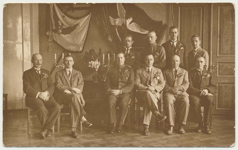 foto, Kaitseliidu Sakalamaa malev, grupp, sh maavanem H. Lauri, J. Raudmäe (Eisenberg), u 1930