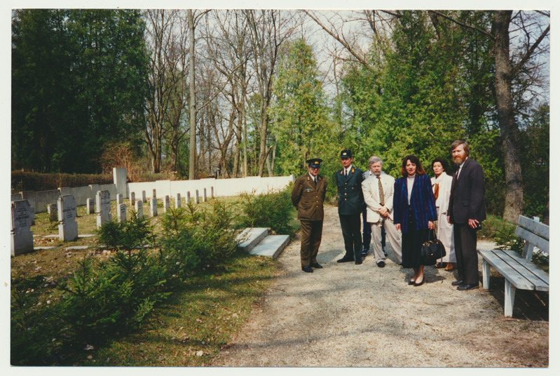 värvifoto, Läti, Strenci, kapten A. Irve mälestussamba avamine, 27.04.1994, foto T. Õun