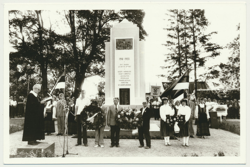 foto, Viljandimaa, Kärstna, Vabadussõja mälestussamba taasavamine, 1989