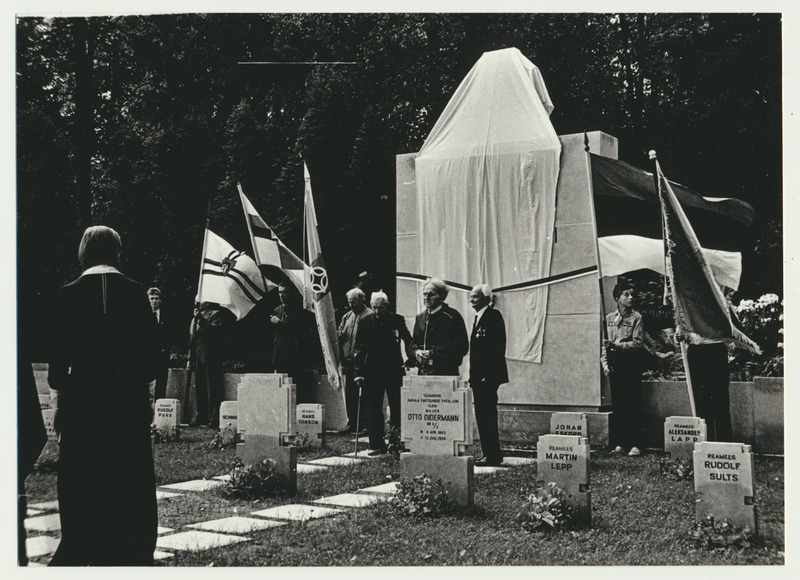 foto, Viljandi, Vabadussõjas langenute ühiskalmistu, taasavamine, 1991, foto E. Veliste