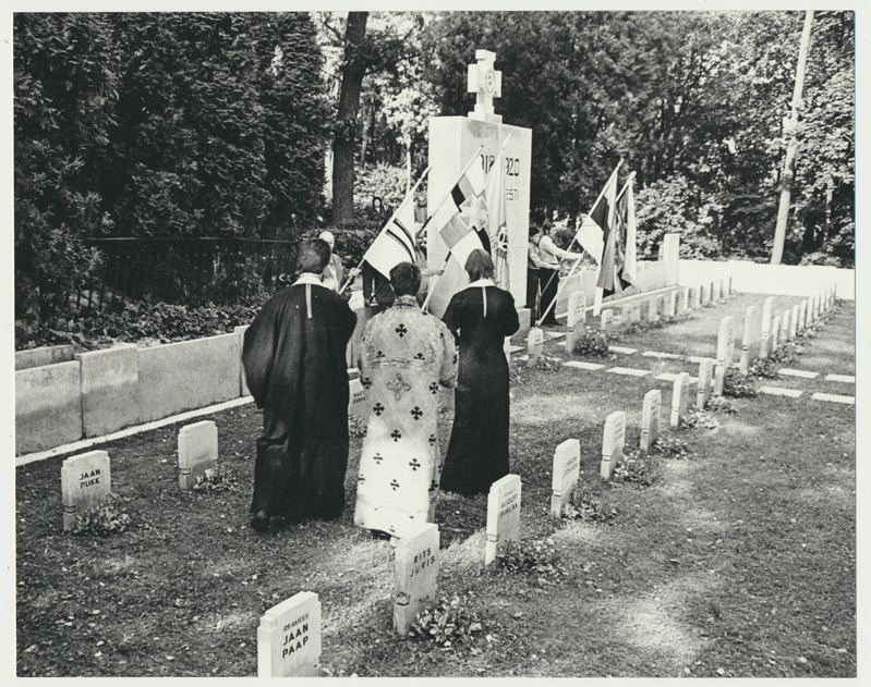 foto, Viljandi, Vabadussõjas langenute ühiskalmistu, taasavamine, 1991, foto E. Veliste