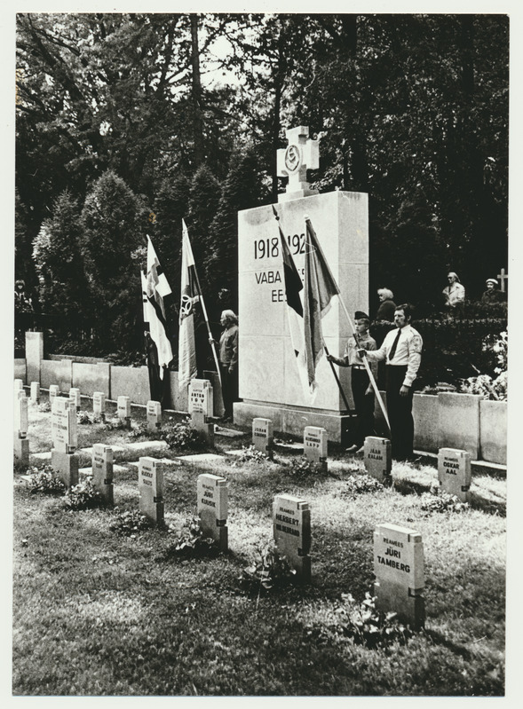 foto, Viljandi, Vabadussõjas langenute ühiskalmistu, taasavamine, 1991, foto E. Veliste