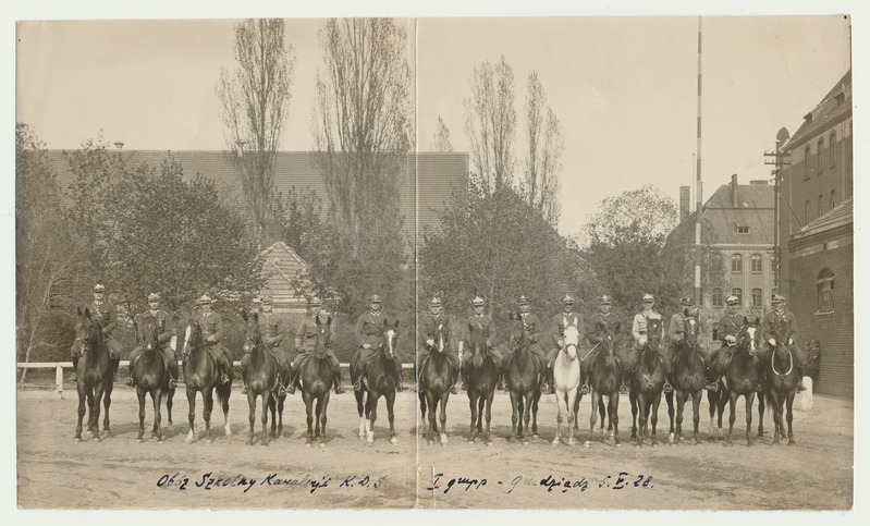 foto, Poola, grupp ratsanikke, ratsakooli kursused, 05.05.1928