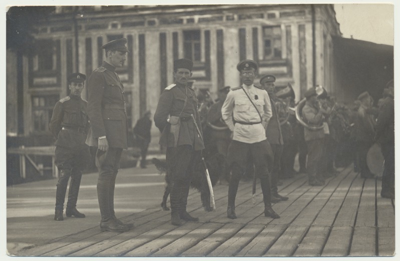 foto, Eesti Vabadussõda, Pihkva, ataman S.B. Balahovitš, keskel, suvi 1919