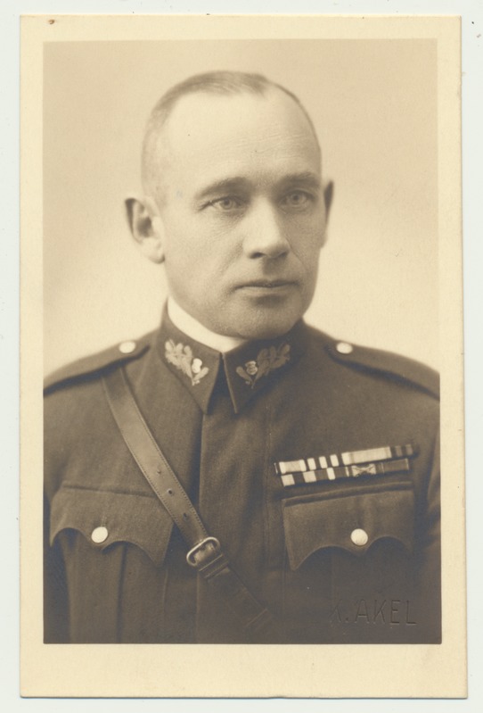 foto, kolonelleitnant M. Bergmann, rinnaportree, 1939