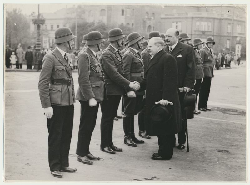 foto, haridusminister A. Jaakson jt, Ungari?, u 1938, foto Forrai