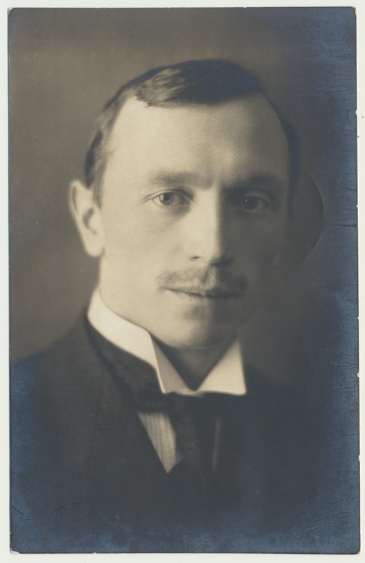 foto, Theodor Koik, maagümnaasiumi juht 1920-40, u 1910