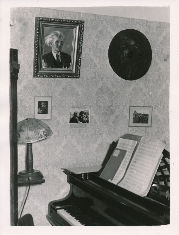 foto, Tartu, helilooja Juhan Simmi maja, sisevaade, 1959