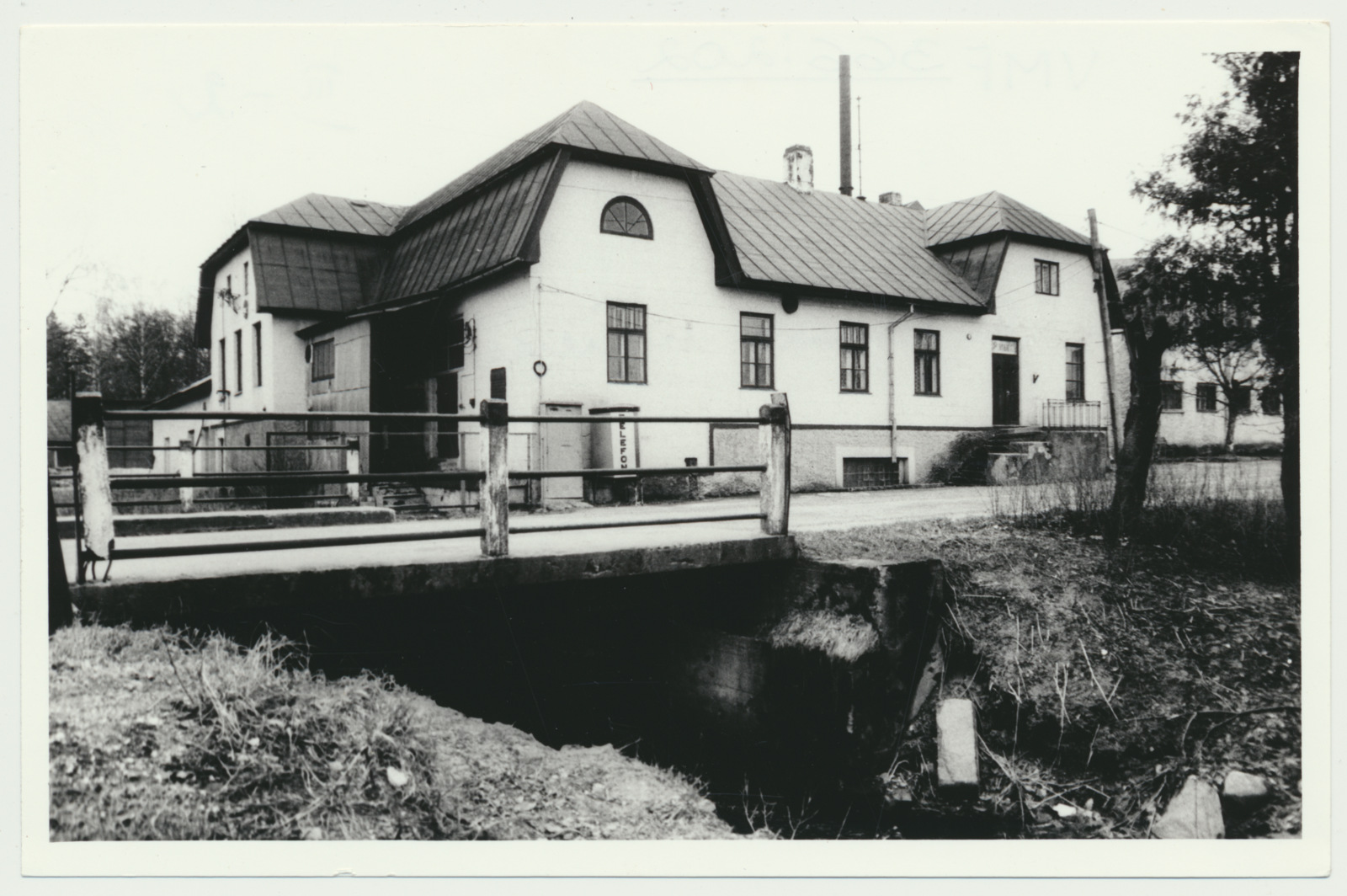 foto, Viljandimaa, Suure-Jaani meierei, 1993, foto L. Kadalipp
