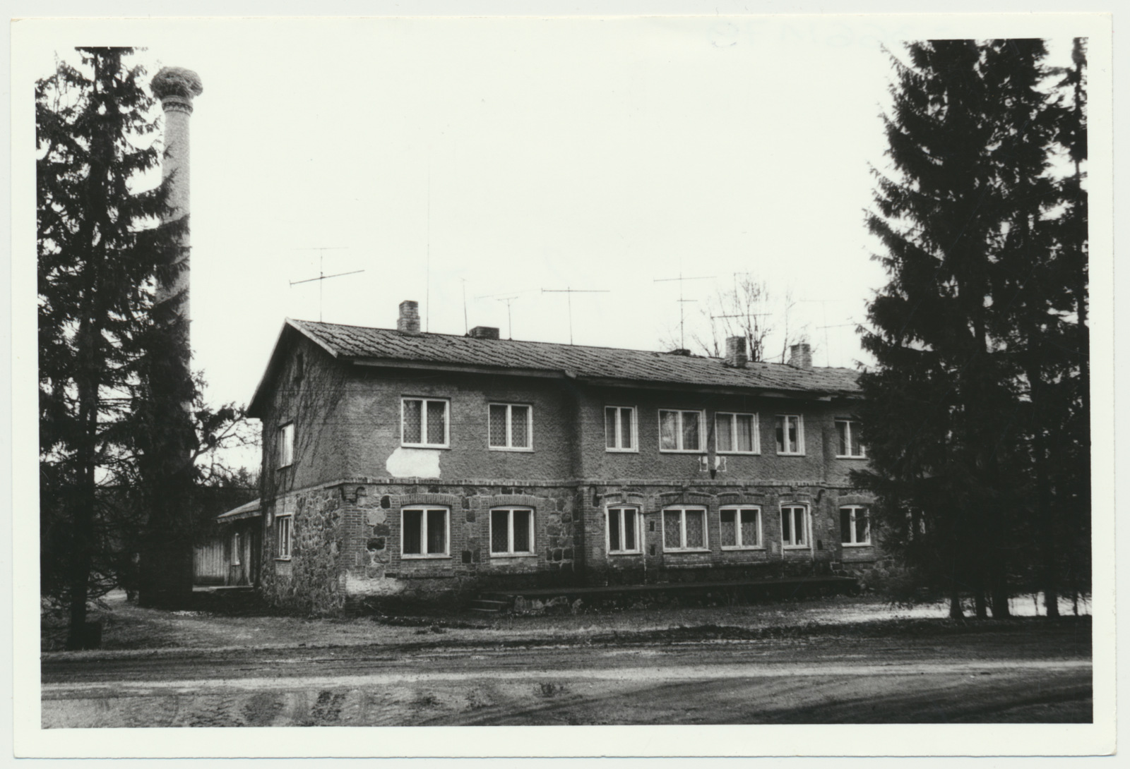 foto, Viljandimaa, Puiatu endine meierei, 1993, foto L. Kadalipp