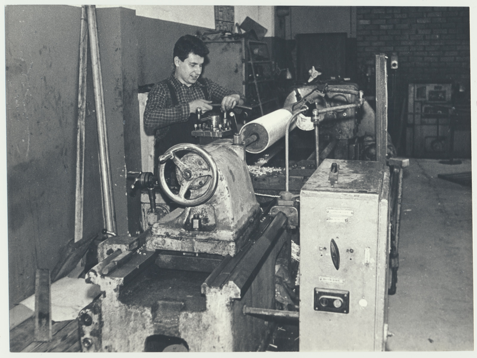 foto, Viljandi, Tallinna Laustekstiili Teadus- ja Tootmiskoondise Mistra Viljandi Eksperimentaalvabrik, sisevaade, 1983
