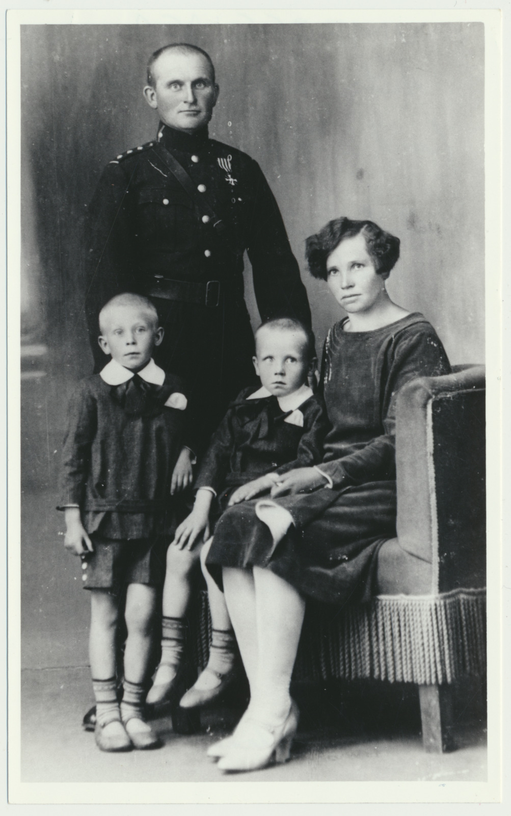 fotokoopia, Ants Sudemäe perega, u 1928