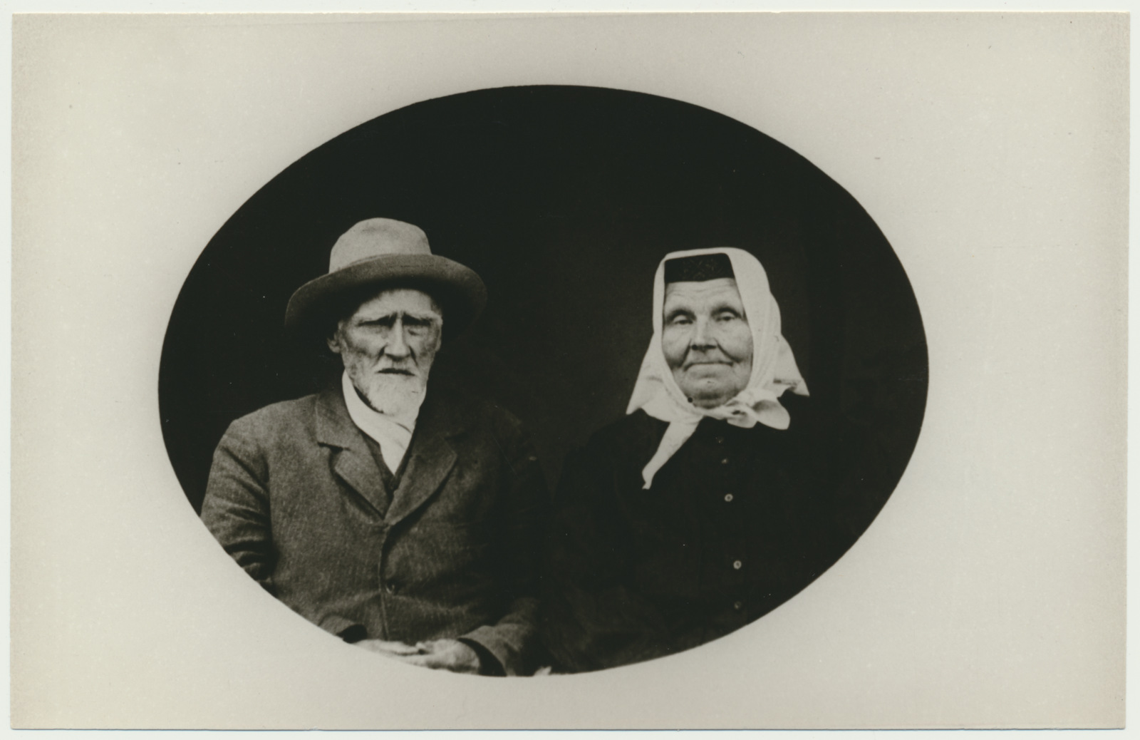 fotokoopia, Hain ja Mall Henno, kuldpulm, 1921