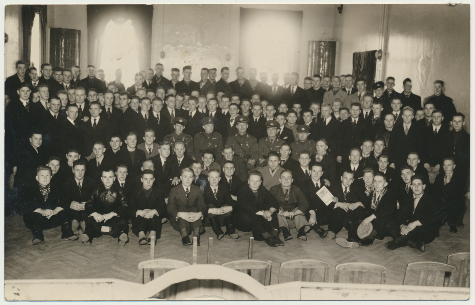 foto, noormehed, 5 sõjaväelast, Viljandi, 1938