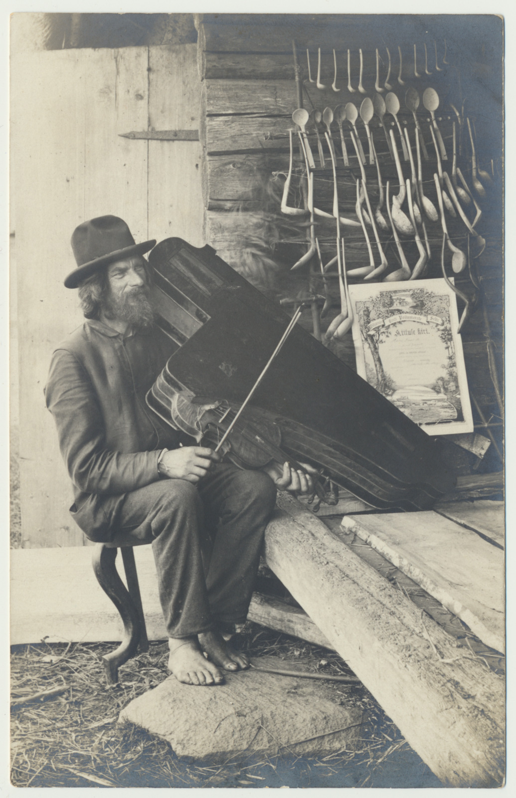 foto, Viljandimaa, Holstre, Hans Saar, viiul häälekõvendajaga, u 1910, foto H. Silk