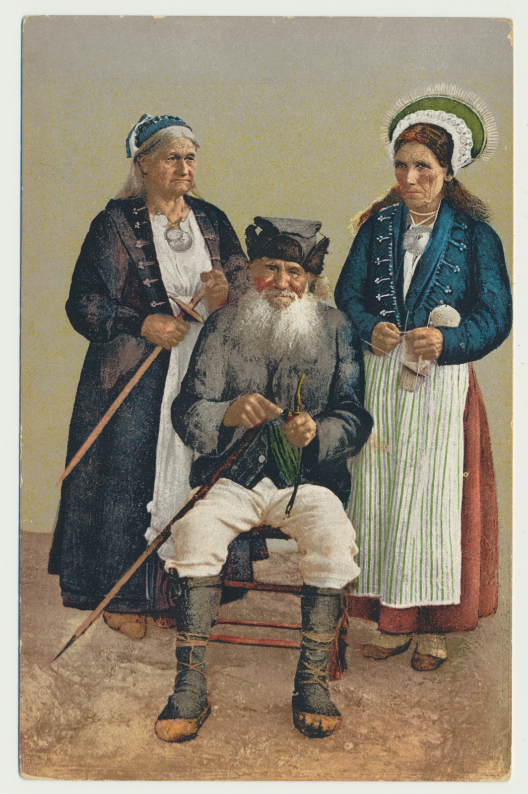 foto, rahvariided, Eesti, 2 naist, taat, u 1910