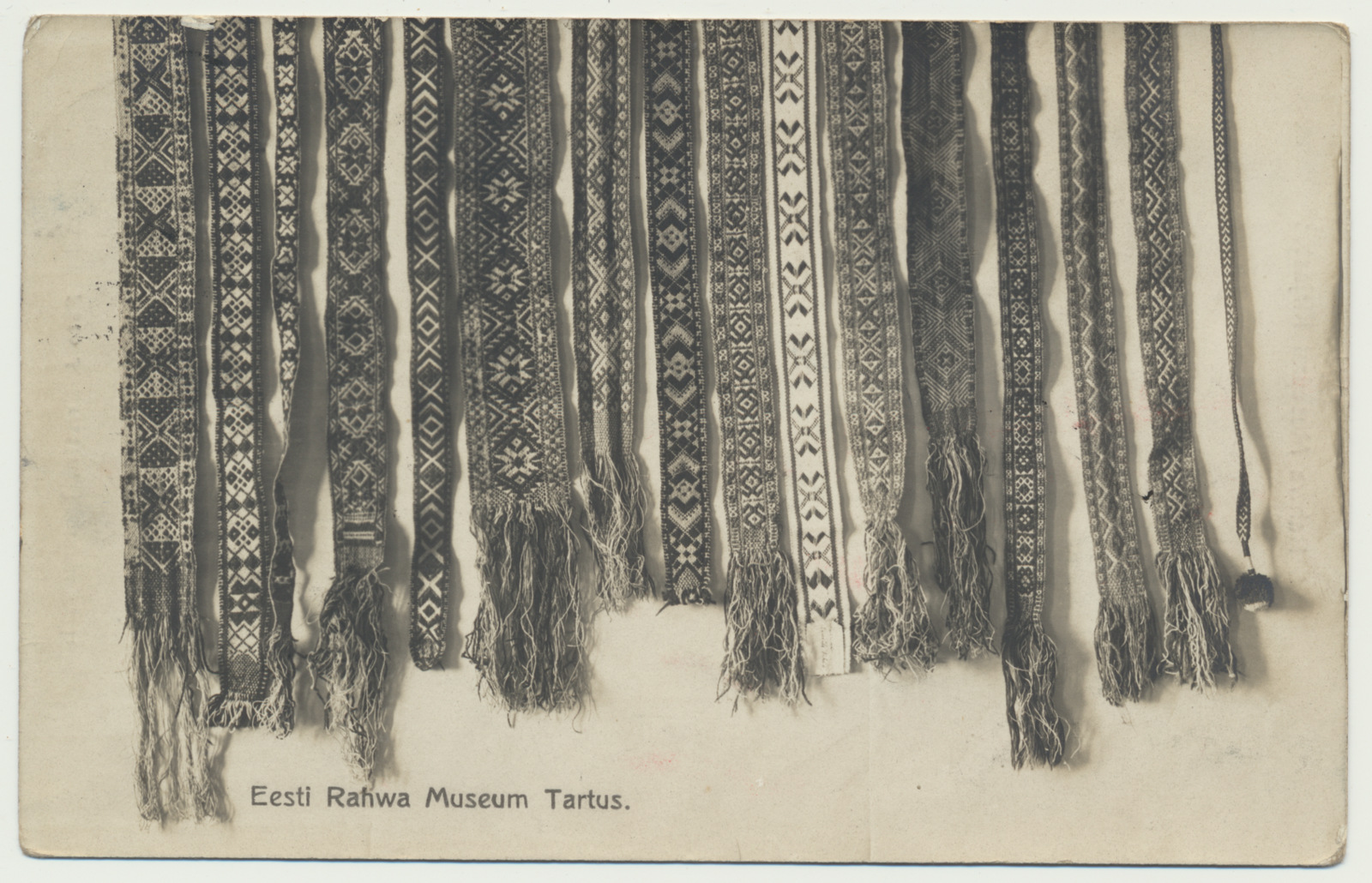 foto, Tartu, Eesti Rahva Muuseum, vöö näidised, 1911, foto J. Kristin