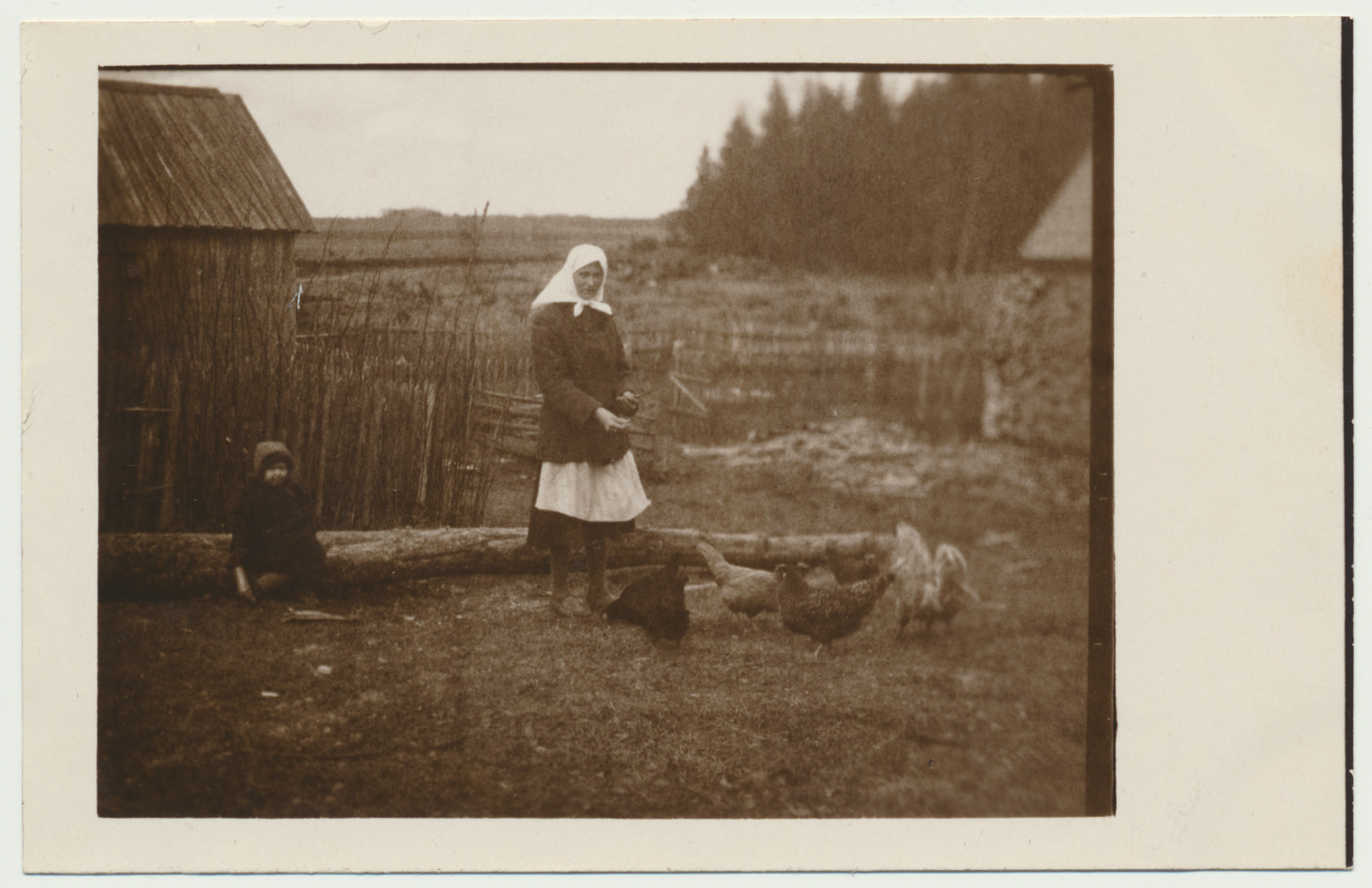 foto, Uue-Võidu meierei juures, Helgi Raidal tädiga u 1937