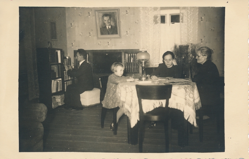 foto, Adavere, Alfred Raidali kodu meiereis, elutuba u 1940