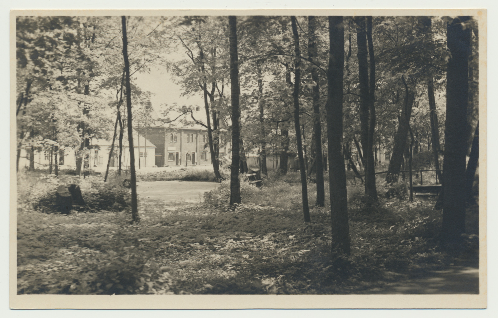 foto, Põltsamaa khk, Põltsamaa, Lossi tn, park?, u 1930
