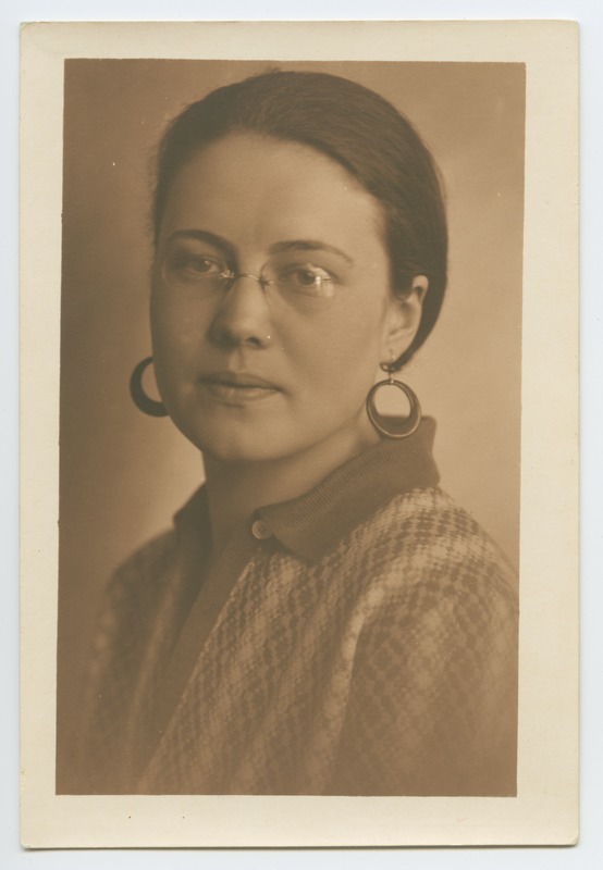 foto, Hilja Riet, rinnaportree, u 1930