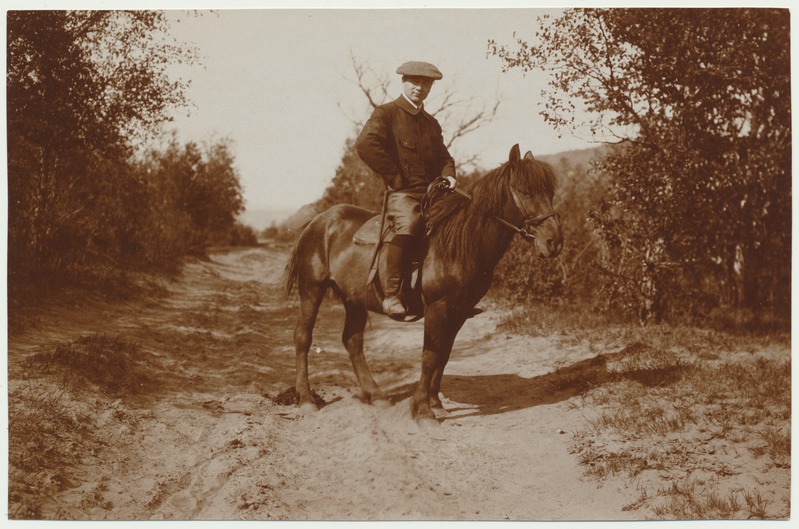 foto, Jaan Kukk hobusel, Venemaa, Zeja linn, u 1911, foto A. Kukk