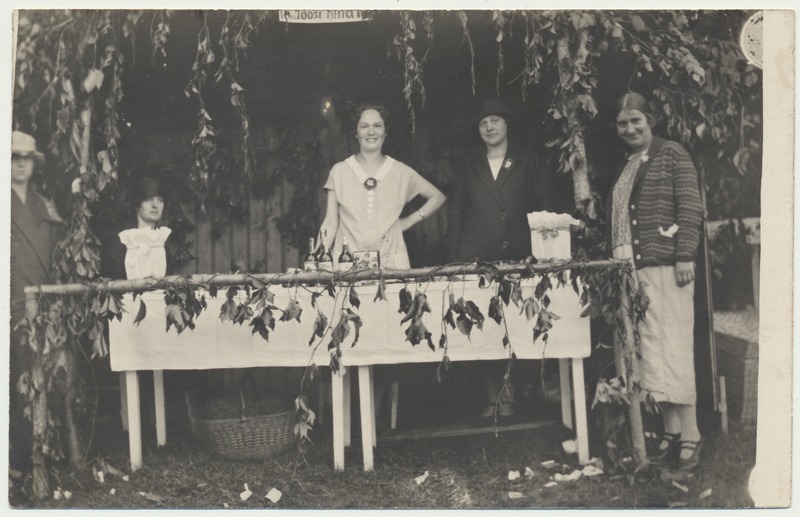 foto, Viljandi, näitus, siidri pakkumine, Anna Kukk (Uudelt) jt, u 1923