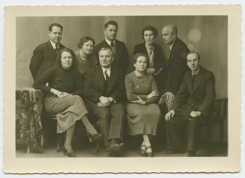 foto, Viljandi kutseoskuse komisjon ja eksami sooritanud, sh Anna Kukk (Uudelt), Hilja Riet, Eduard Rang, August Mikk, 03.02.1937