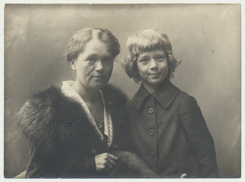 foto, Anna ja Olev Kukk, poolportree, Venemaa, Zeja, u 1917